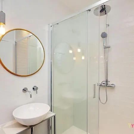 Ych-renovated And Design Flat Close To The Center Rome