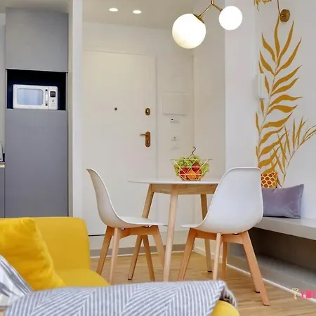 Ych-renovated And Design Flat Close To The Center Apartment *