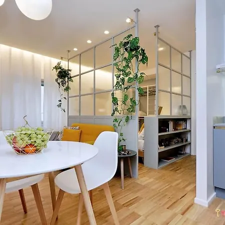 Ych-renovated And Design Flat Close To The Center *