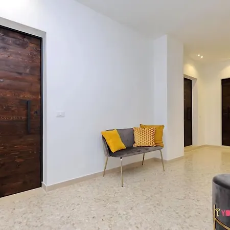 Ych-renovated And Design Flat Close To The Center *