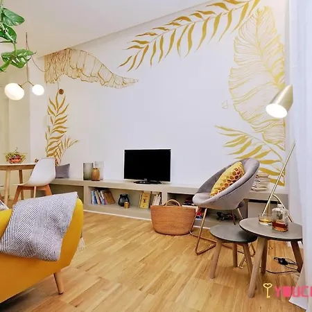 Ych-renovated And Design Flat Close To The Center Apartment *