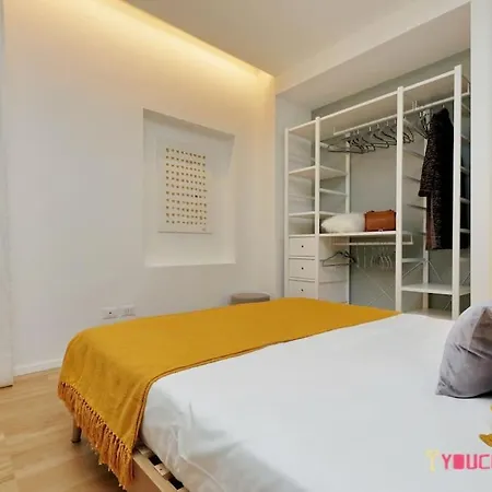Apartment Ych-renovated And Design Flat Close To The Center