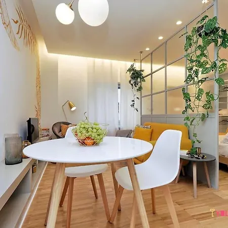 Apartment Ych-renovated And Design Flat Close To The Center *